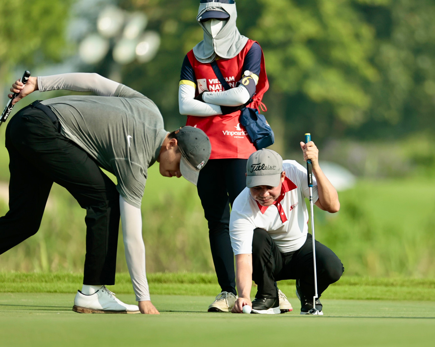 Golfer Nguyễn Đức Sơn dẫn đầu sau ngày thi đấu thứ nhất ảnh 44 Golfer Nguyễn Đức Sơn dẫn đầu sau ngày thi đấu thứ nhất ảnh 44