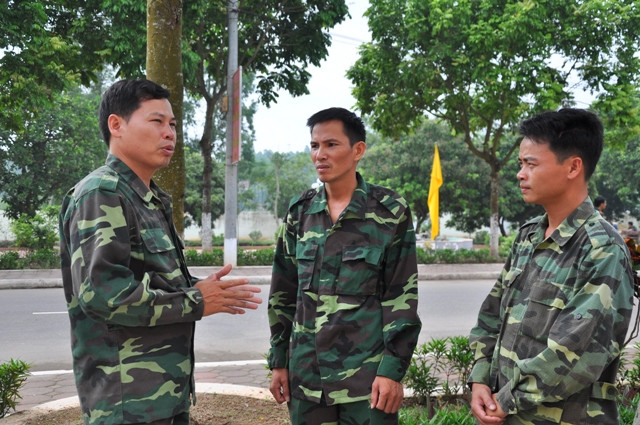 Học viên của lớp học trao đổi kiến thức mới