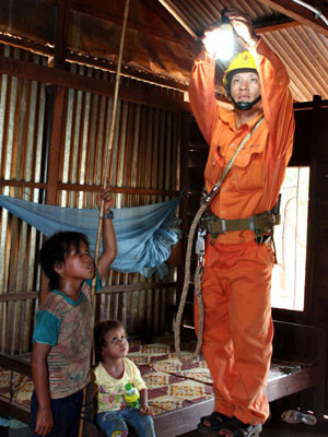 Giải pháp tốt nhất khi giá điện tăng là tiết kiệm điện 