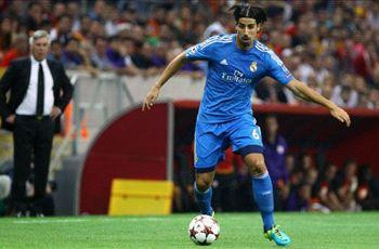 Khedira vẫn ở lại Real