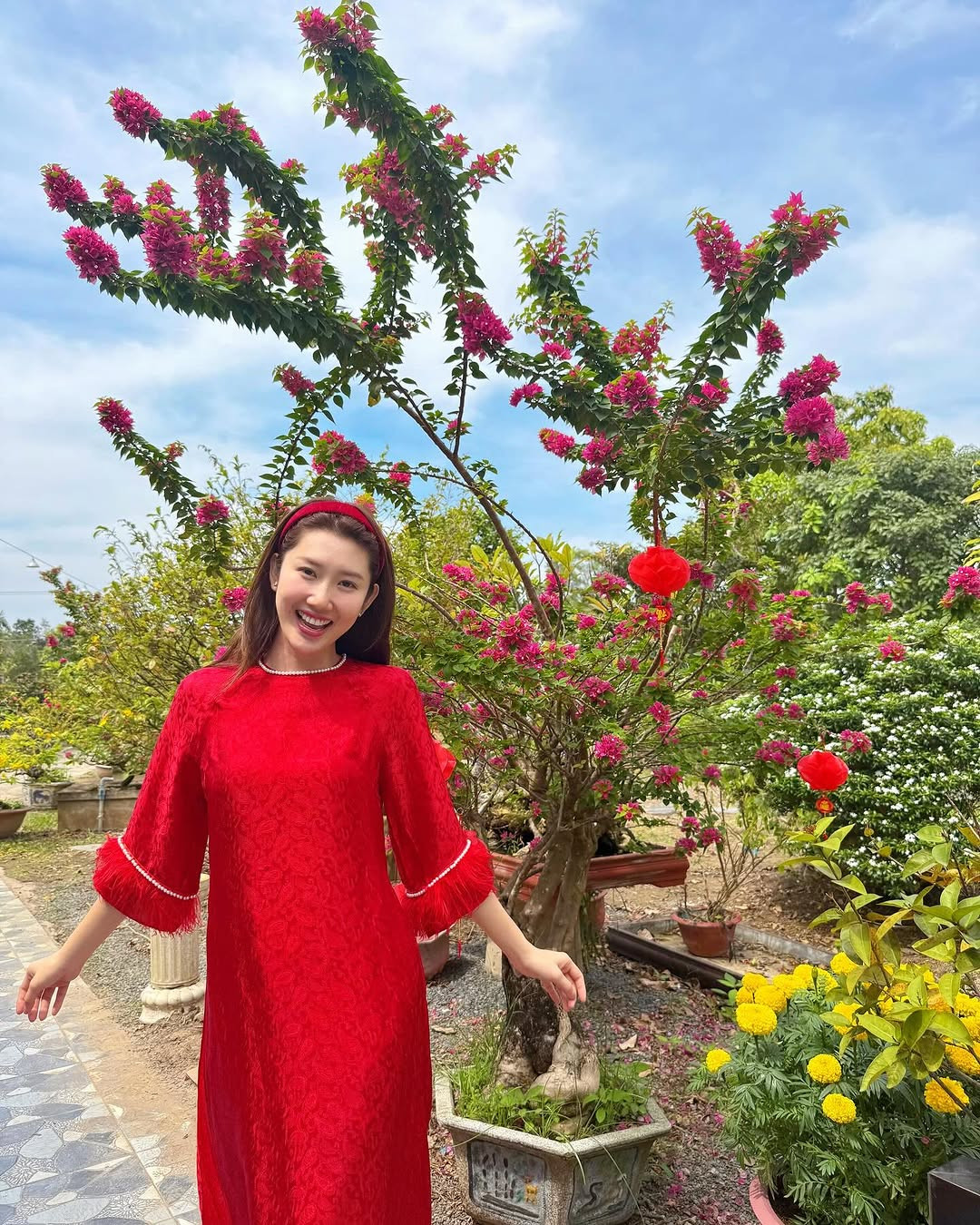 Thúy Ngân về quê Cai Lậy, Tiền Giang, trông cháu.