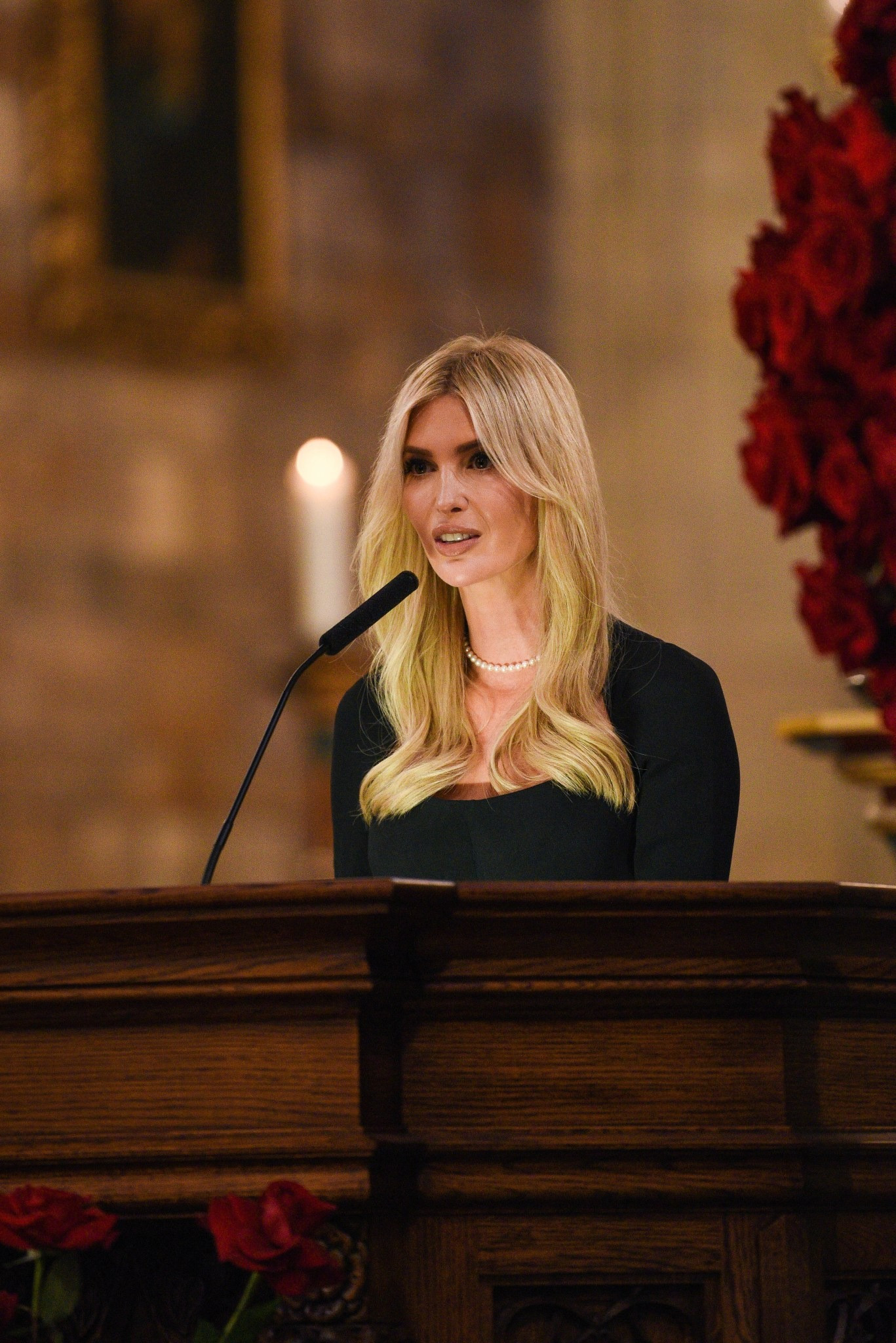 Ivanka phát biểu trong lễ tưởng niệm người mẹ quá cố Ivana ở thành phố New York vào năm 2022. Lúc này, cô đã rút khỏi chính trường được hơn một năm và lựa chọn cuộc sống yên bình bên gia đình ở Miami, Florida, Mỹ. Ảnh: Getty Images.