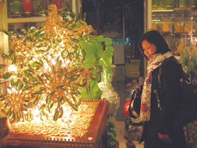 Những loại quà Tết giá hàng chục triệu đồng đã được khách hàng đặt mua Ảnh: PV