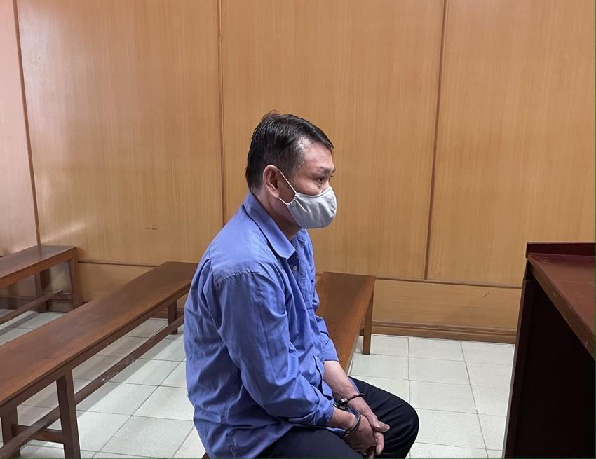 Đinh Viết Dũng tại phiên tòa. Đinh Viết Dũng tại phiên tòa.