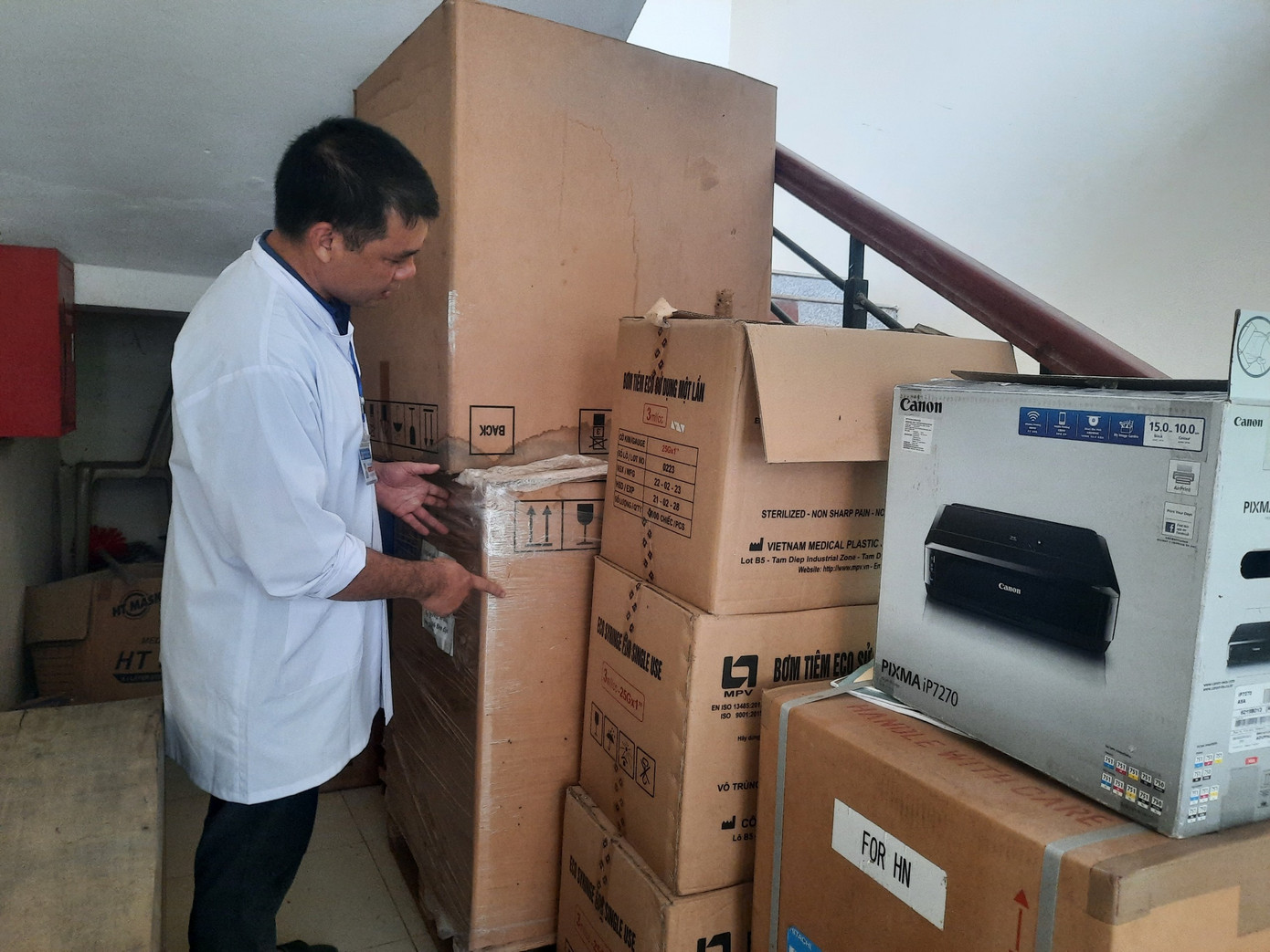 Nhiều thiết bị không được sử dụng tại Trạm Y tế xã Tam Chung, huyện Mường Lát, Thanh Hóa