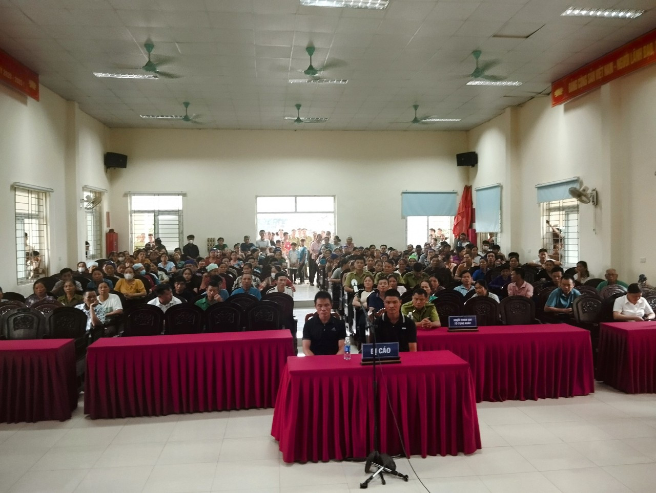 Toàn cảnh phiên xét xử Toàn cảnh phiên xét xử