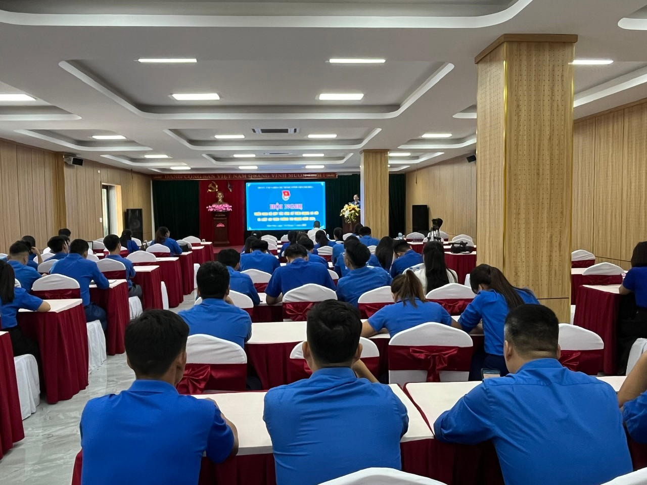 Toàn cảnh hội nghị Toàn cảnh hội nghị