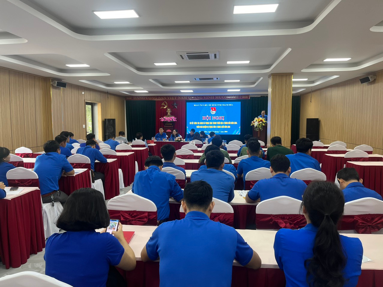 Toàn cảnh hội nghị Toàn cảnh hội nghị