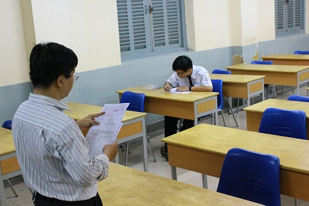 Nhìn lại kỳ thi tốt nghiệp THPT 2014: Cải tiến sao vẫn nhiều áp lực! ảnh 1