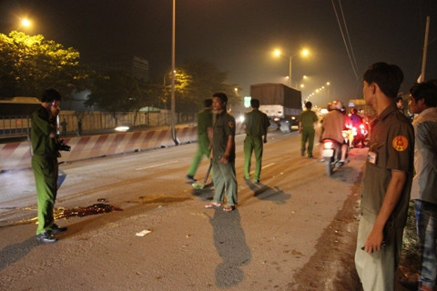 Lực lượng chức năng điều tra nguyên nhân vụ tai nạn