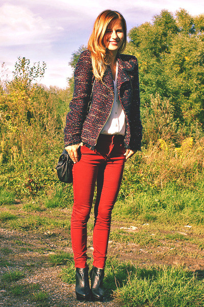 Những kiểu áo len phá cách mix layer hay mix cùng chân váy đem lại ho bạn gái vẻ đẹp ngọt ngào đáng yêu. Thời trang thu chắc chắn không thể thiếu những chiếc áo khoác như blazer, denim hay cardigan....