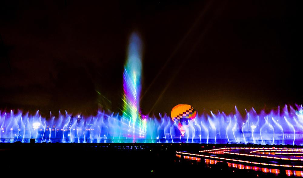 Màn trình diễn nhạc nước vào tối 1.9 chính thức đánh dấu cột mốc hoàn thành giai đoạn 1 khu nhạc nước tại The Global City