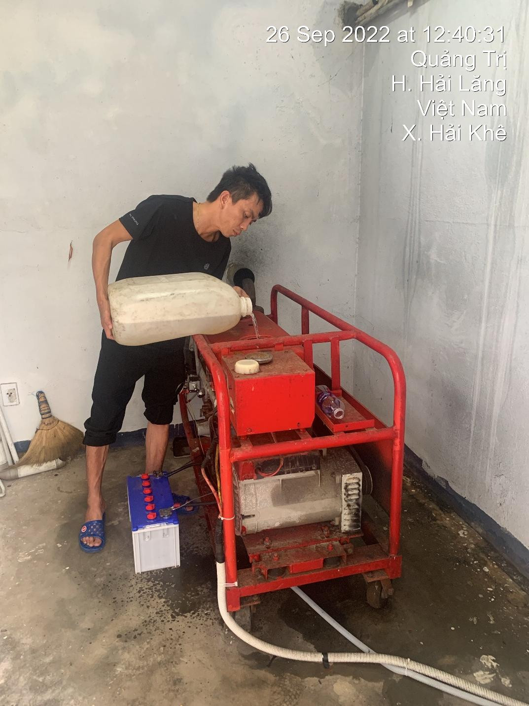 Tiếp nhiên liệu cho các máy phát điện dự phòng