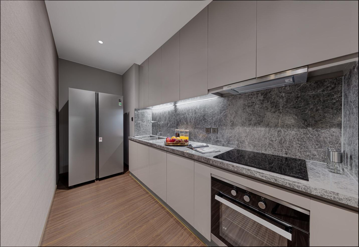 Không gian bếp mở, hiện đại với các thiết bị cao cấp từ Hafele