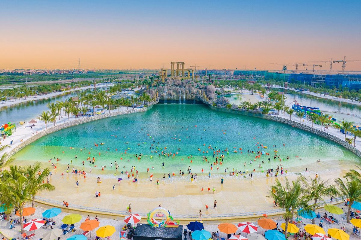 “Biển người” đổ về chuỗi lễ hội Summer Dream tại 2 đại đô thị Vinhomes Ocean Park và Vinhomes Ocean Park - The Empire để trải nghiệm cảm giác “tắm biển giữa thủ đô”