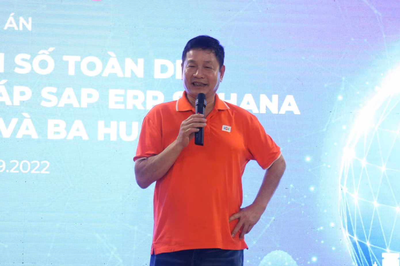 Ông Trương Gia Bình - Chủ tịch HĐQT Tập đoàn FPT chia sẻ: “Bằng mọi giá, FPT sẽ giúp Ba Huân chuyển đổi số thành công và cùng nhau cống hiến cho nền nông nghiệp Việt Nam không ngừng phát triển”. Ông Trương Gia Bình - Chủ tịch HĐQT Tập đoàn FPT chia sẻ: “Bằng mọi giá, FPT sẽ giúp Ba Huân chuyển đổi số thành công và cùng nhau cống hiến cho nền nông nghiệp Việt Nam không ngừng phát triển”.