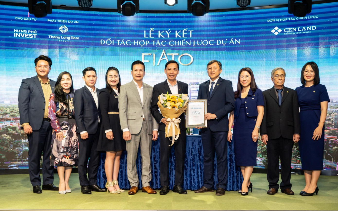Cen Land mạnh tay đầu tư, mở rộng hợp tác, ngày 6/9/2022, Cen Land bắt tay Thang Long Real Group trở thành đối tác chiến lược triển khai dự án FIATO Premier.