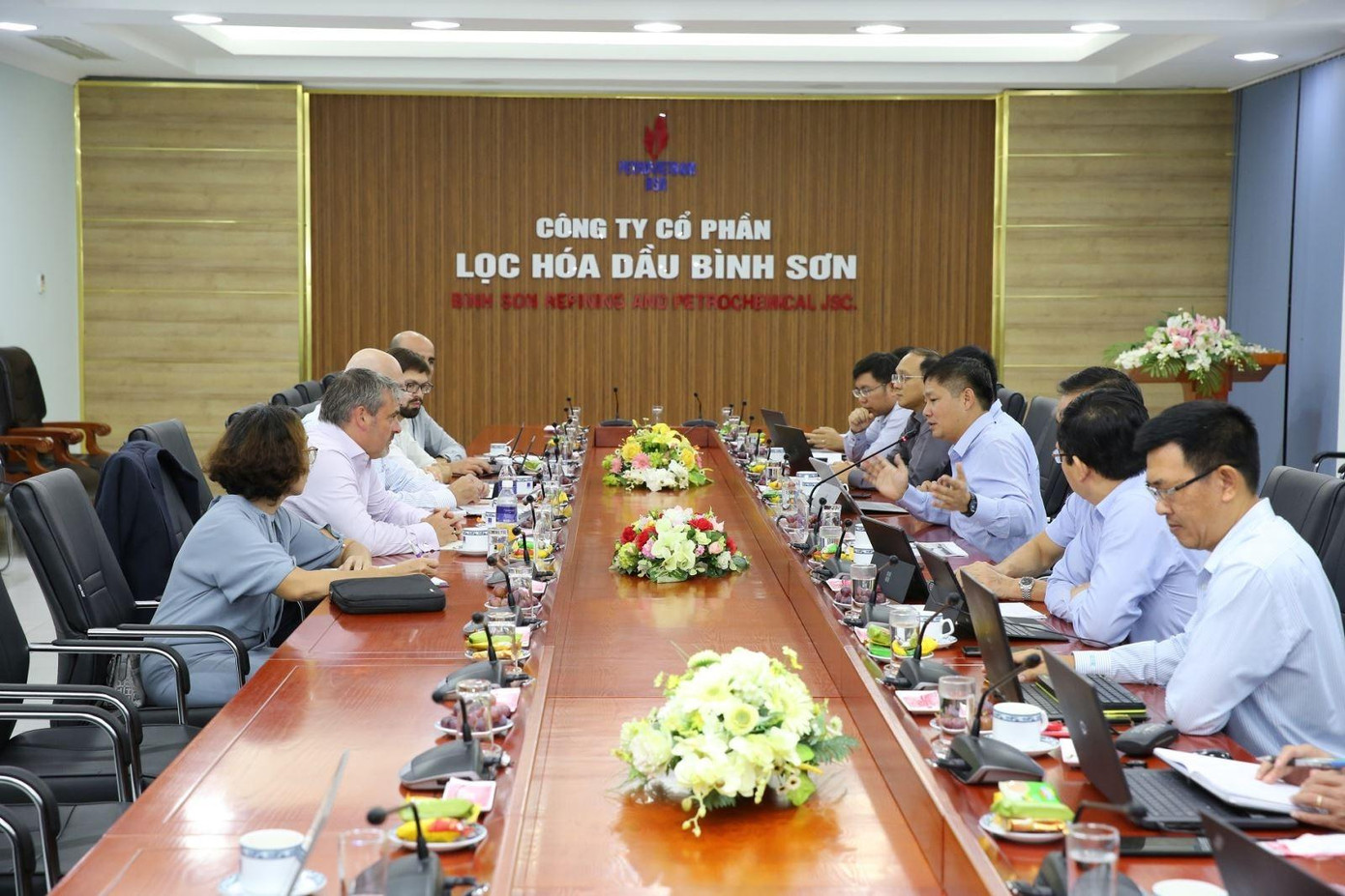 Buổi làm việc với Tư vấn Wood Group UK Limited (WOOD) về Dự án NCMR NMLD Dung Quất và tối ưu sản xuất Propylene được tổ chức tại BSR Buổi làm việc với Tư vấn Wood Group UK Limited (WOOD) về Dự án NCMR NMLD Dung Quất và tối ưu sản xuất Propylene được tổ chức tại BSR