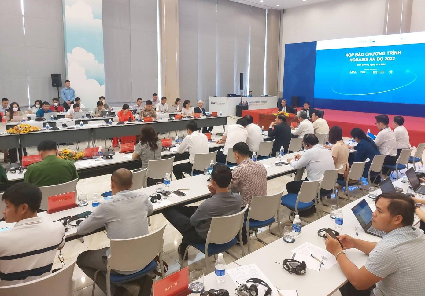 Toàn cảnh buổi họp báo