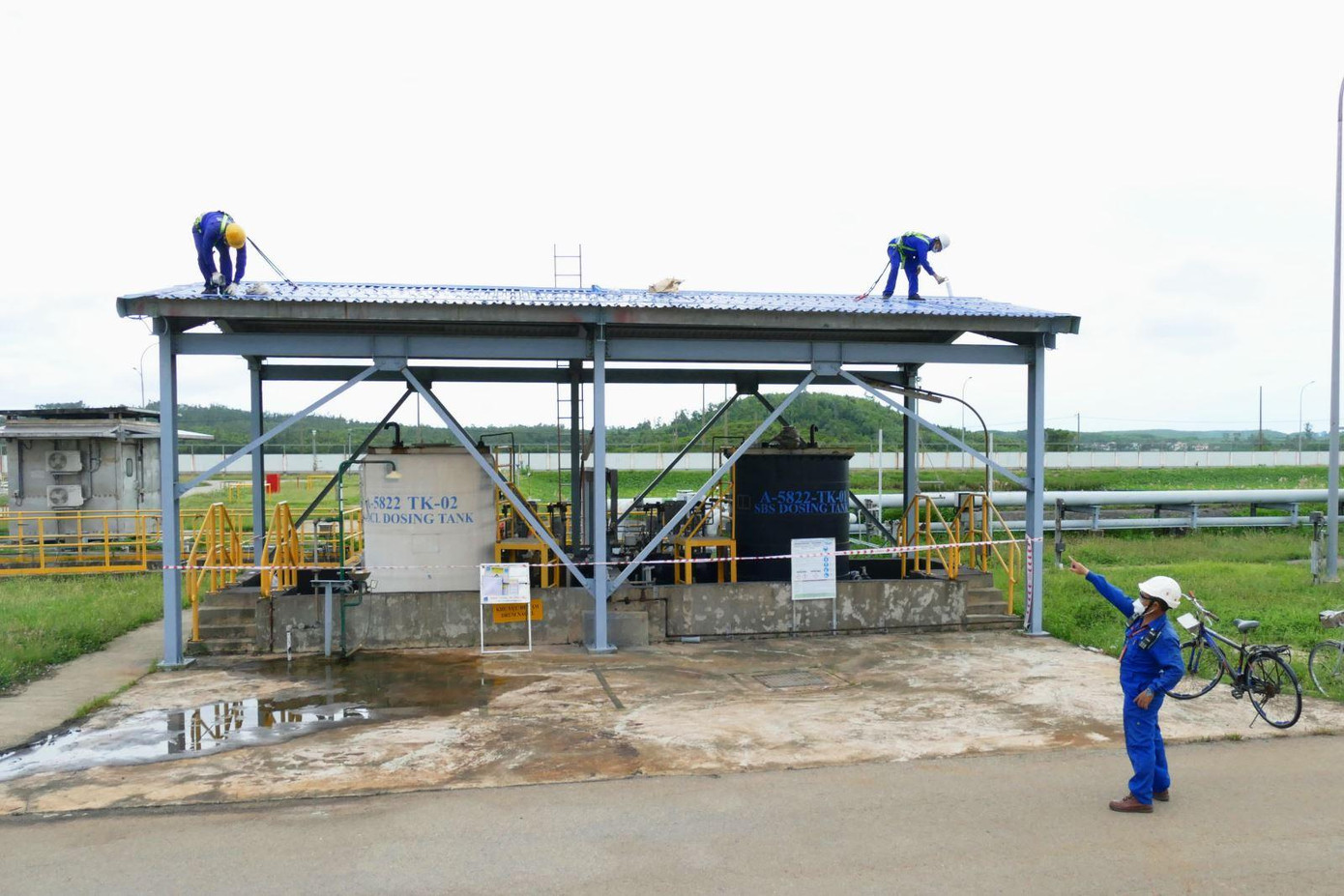 Các mái che trong Nhà máy đều được gia cố, ràng buộc kỹ lưỡng