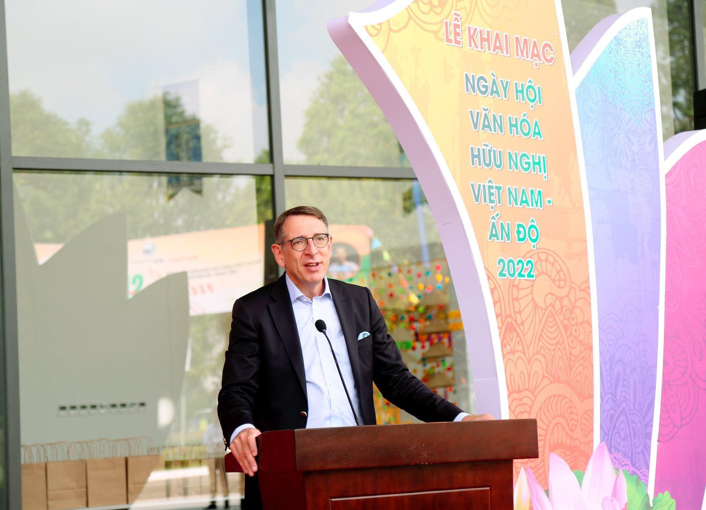 Ông Frank Jurgen Richter – Chủ tịch Diễn Đàn Horasis chia sẻ tại lễ khai mạc Ông Frank Jurgen Richter – Chủ tịch Diễn Đàn Horasis chia sẻ tại lễ khai mạc