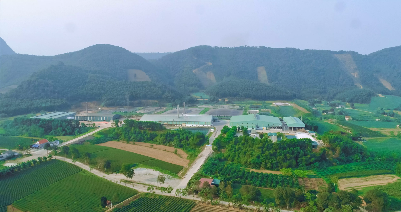 Nhà máy chế biến sắn Á Châu Hoa Sơn - Tập đoàn Nguyên liệu Á Châu AIG tại huyện Anh Sơn (Nghệ An)