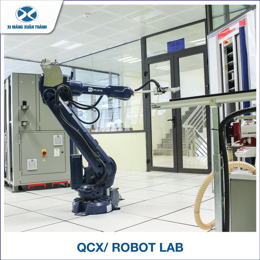 Robot thông minh và các máy móc tại Phòng thí nghiệm của Xi Măng Xuân Thành Robot thông minh và các máy móc tại Phòng thí nghiệm của Xi Măng Xuân Thành