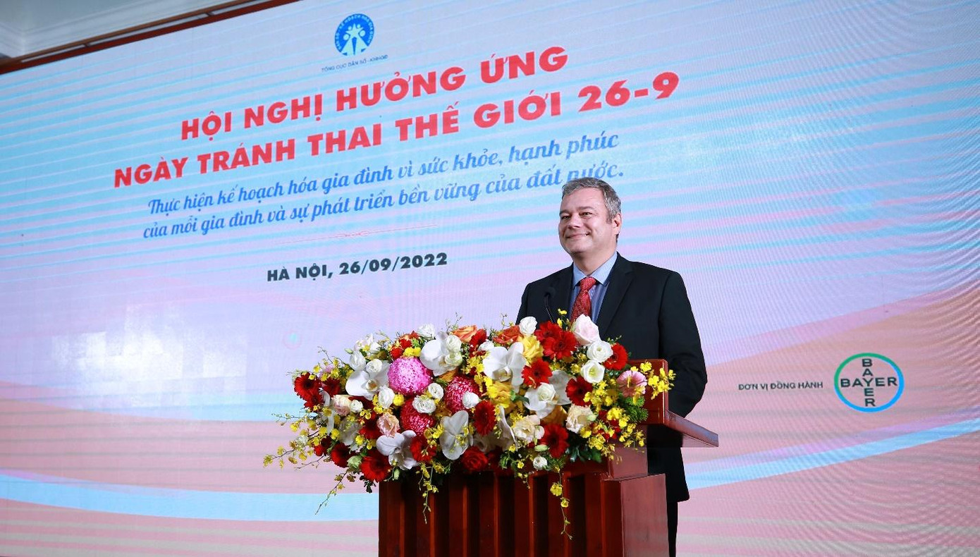 Ông Ingo Brandenburg, Tổng giám đốc Bayer Việt Nam chia sẻ tại hội nghị.