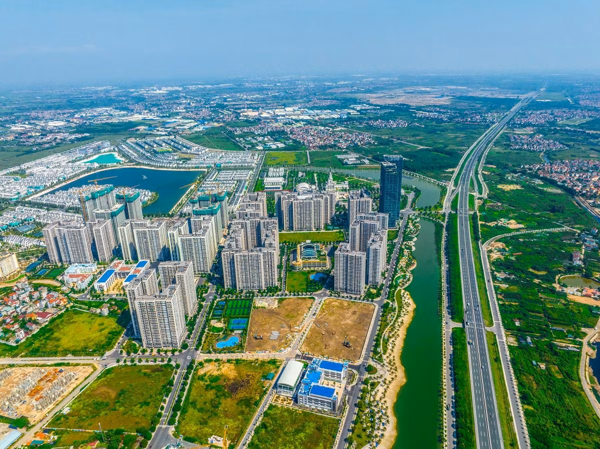 Các đại đô thị Vinhomes ở phía Đông Hà Nội đều là sản phẩm “bom tấn” hấp dẫn nhà đầu tư Các đại đô thị Vinhomes ở phía Đông Hà Nội đều là sản phẩm “bom tấn” hấp dẫn nhà đầu tư