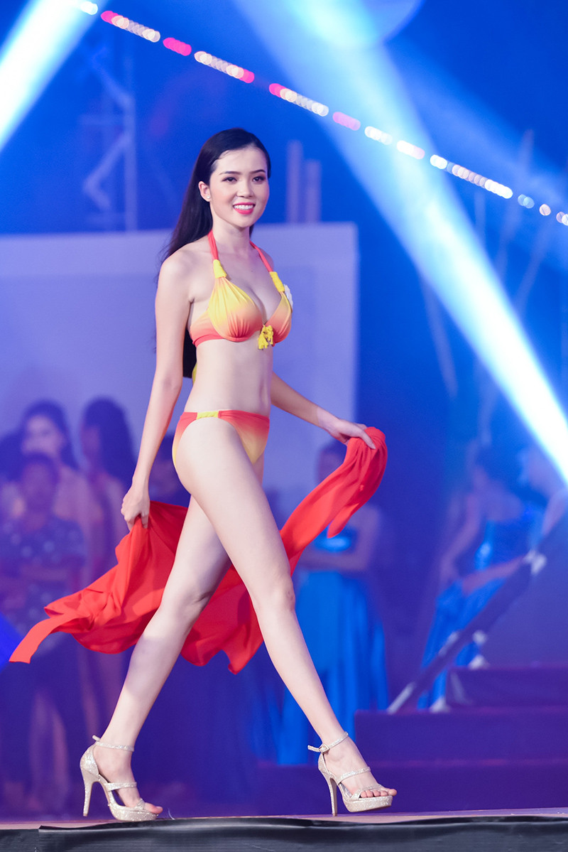 Những nhan sắc lộng lẫy tại chung khảo miền Bắc HHVN 2016 ảnh 13