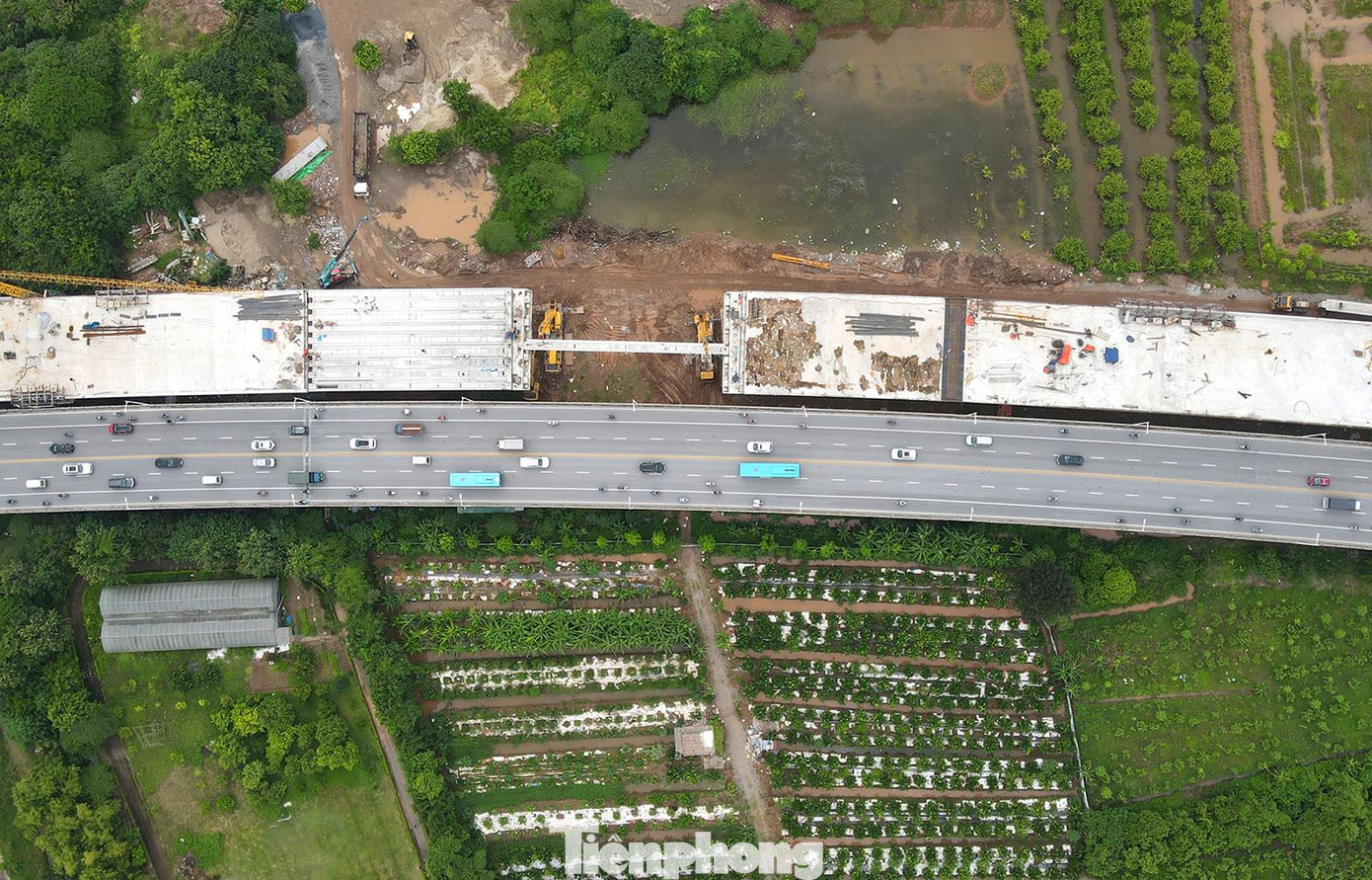 Dự án cầu Vĩnh Tuy giai đoạn 2 được khởi công từ tháng 1/2021 và dự kiến hoàn thành trong năm 2023.