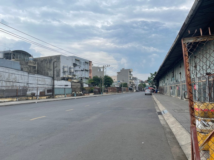 Sân Trung tâm đăng kiểm 50-03S.