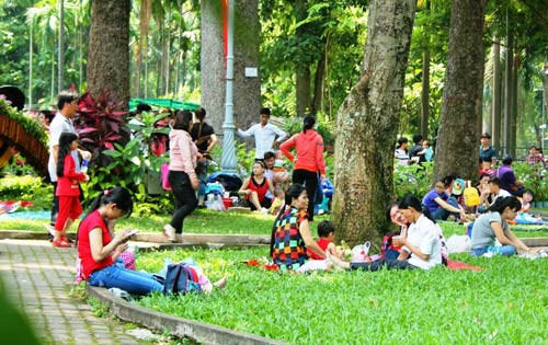 Khu vui chơi Sài Gòn quá tải người dân đi chơi lễ 30/4 ảnh 9