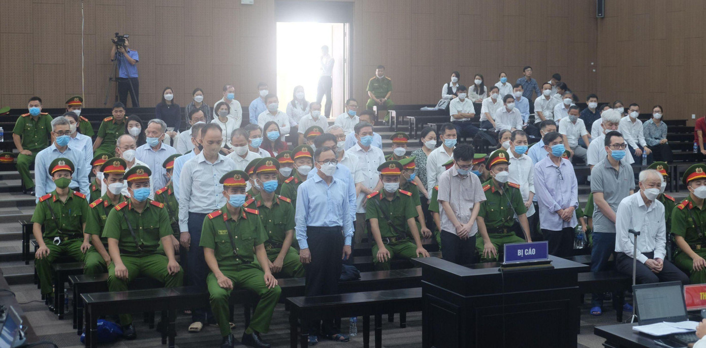 Quang cảnh phiên xét xử