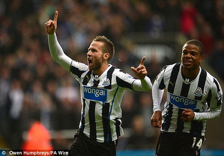 Niềm vui mở tỷ số của cầu thủ gốc Việt Yohan Cabaye 