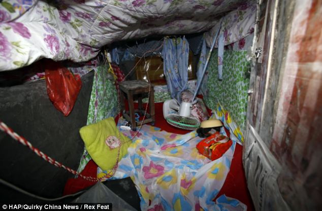 Bên trong căn hầm