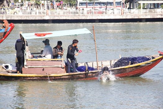 Tìm thấy cả 3 thi thể nạn nhân vụ chìm tàu trên sông Hàn ảnh 16