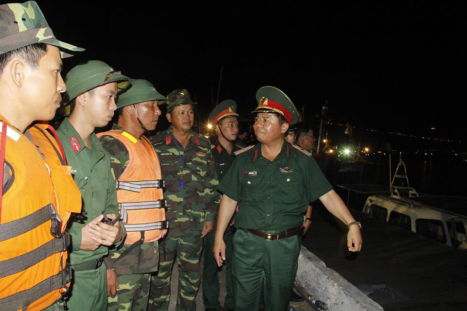 Tìm thấy cả 3 thi thể nạn nhân vụ chìm tàu trên sông Hàn ảnh 27