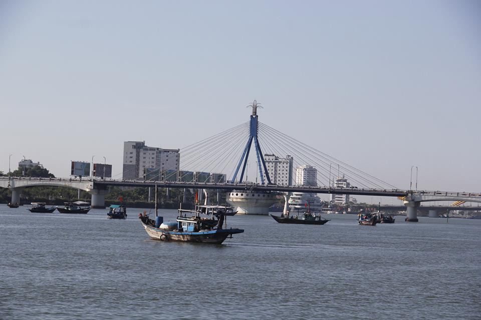 Tìm thấy cả 3 thi thể nạn nhân vụ chìm tàu trên sông Hàn ảnh 25