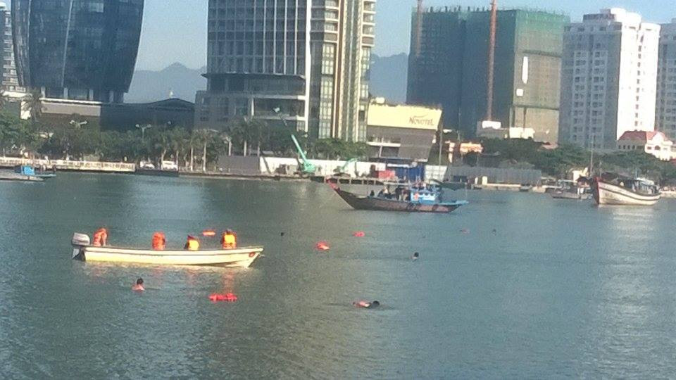 Tìm thấy cả 3 thi thể nạn nhân vụ chìm tàu trên sông Hàn ảnh 22