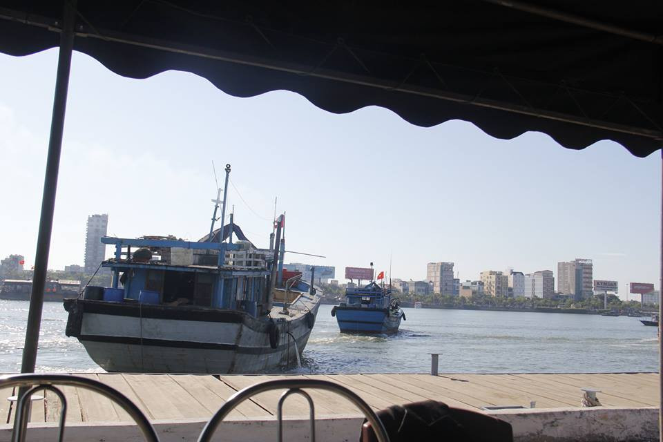 Tìm thấy cả 3 thi thể nạn nhân vụ chìm tàu trên sông Hàn ảnh 23