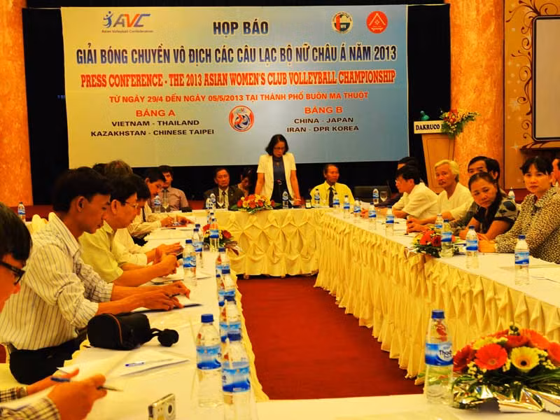 Quang cảnh cuộc họp báo 