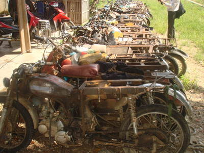 Những chiếc xe máy độ bị bắt giữ tại Khu bảo tồn thiên nhiên Ea Sô. Những chiếc xe máy độ bị bắt giữ tại Khu bảo tồn thiên nhiên Ea Sô