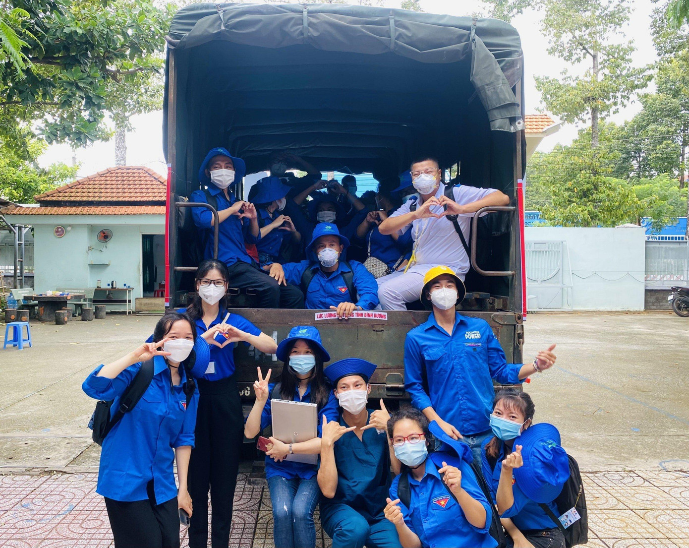 Các thành viên luôn lạc quan và muốn đồng hành với người dân Bình Dương chống dịch cho đến khi dịch bệnh được kiểm soát tốt. Các thành viên luôn lạc quan và muốn đồng hành với người dân Bình Dương chống dịch cho đến khi dịch bệnh được kiểm soát tốt.