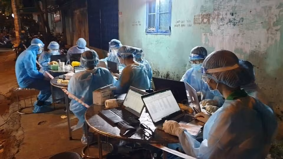 Sinh viên trường ĐH Y khoa Phạm Ngọc Thạch tham gia cùng tuyến đầu chống dịch. Sinh viên trường ĐH Y khoa Phạm Ngọc Thạch tham gia cùng tuyến đầu chống dịch.