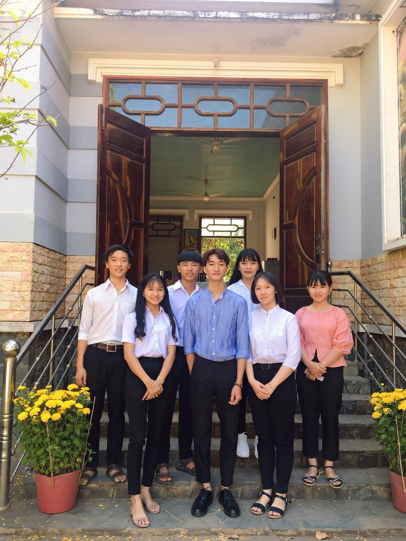 Lớp đàn do Đạt và các bạn cùng nhau gầy dựng cho giáo xứ ở quê.