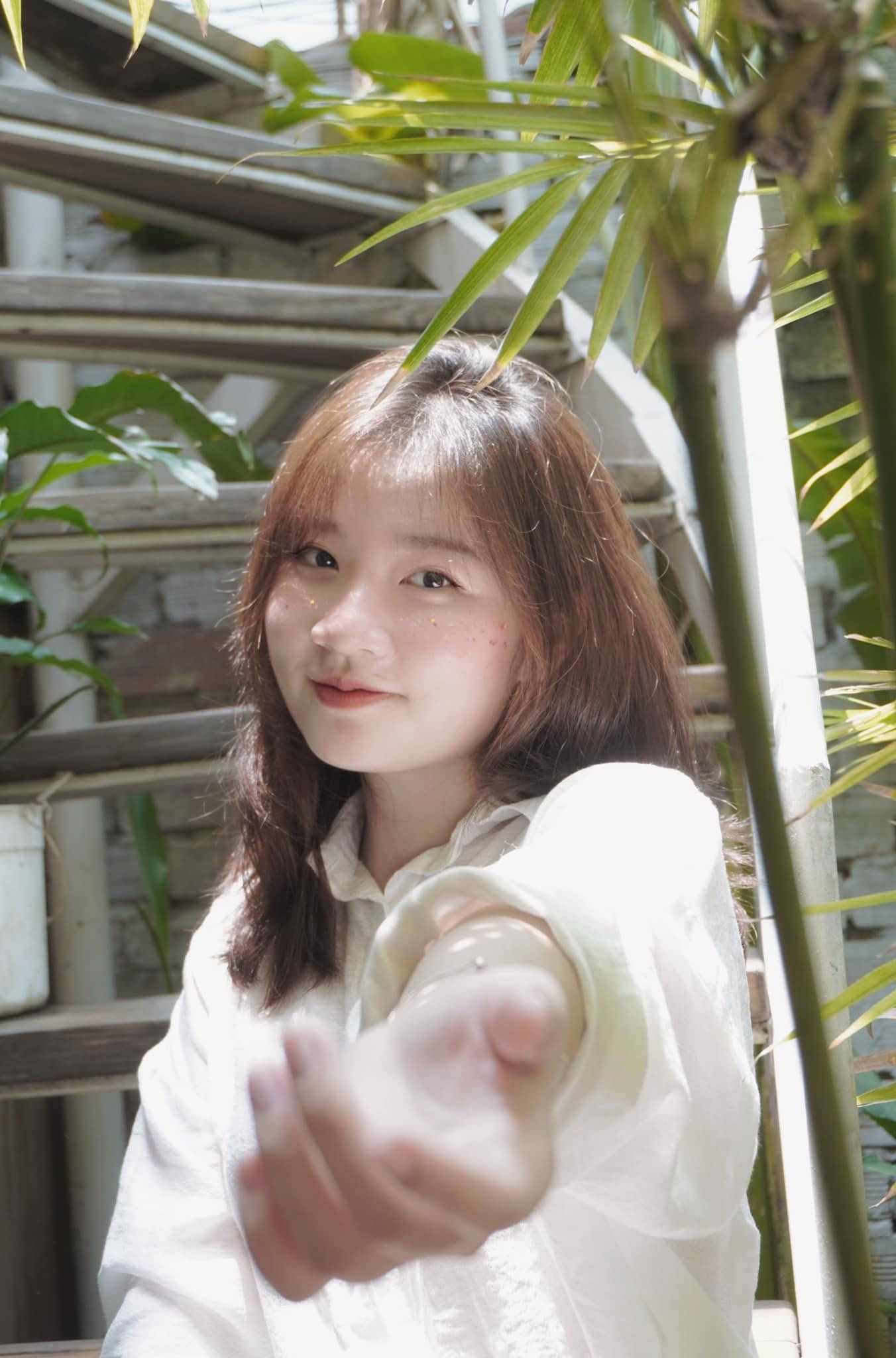 Trước mỗi buổi dạy, Như Quỳnh đều chuẩn bị kỹ bài giảng và tìm cách truyền đạt kiến thức dễ hiểu hơn cho học sinh.