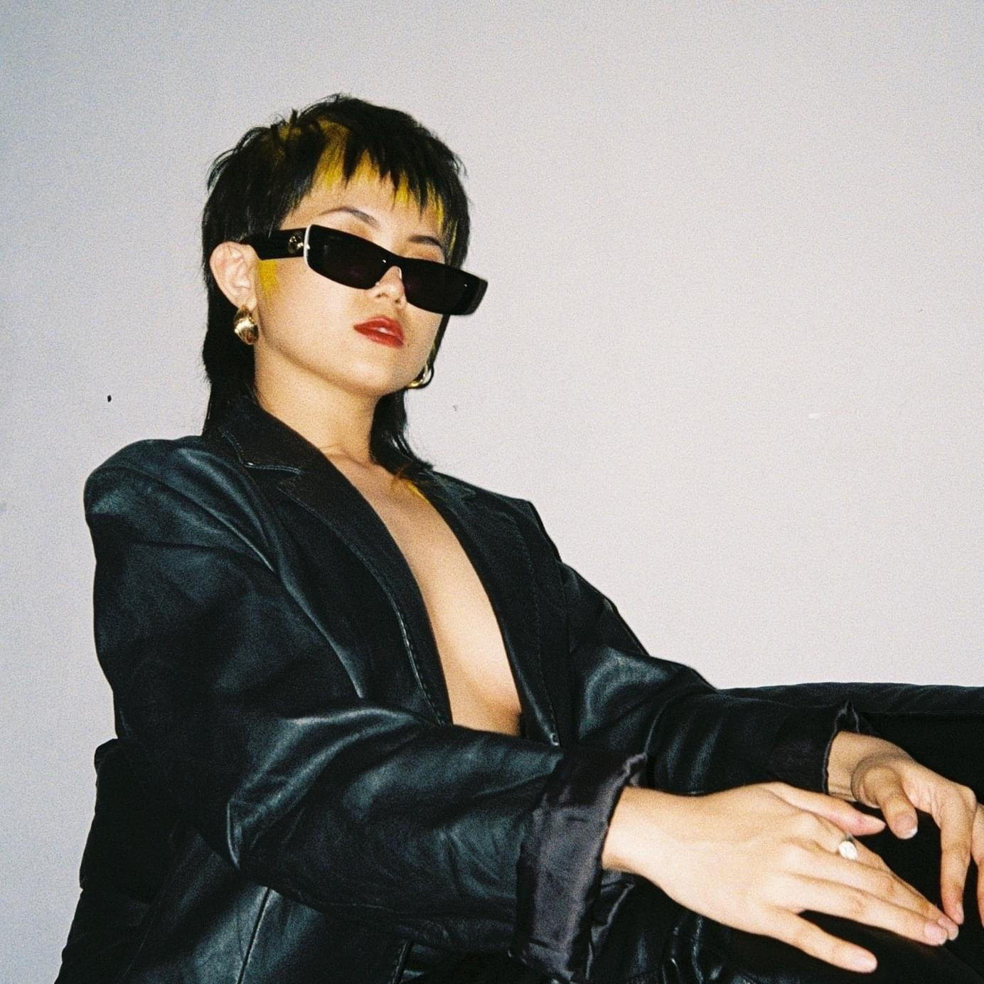 V# biết đến hip-hop từ năm 2017, khi được hợp tác chung với rapper B Ray và Young H.