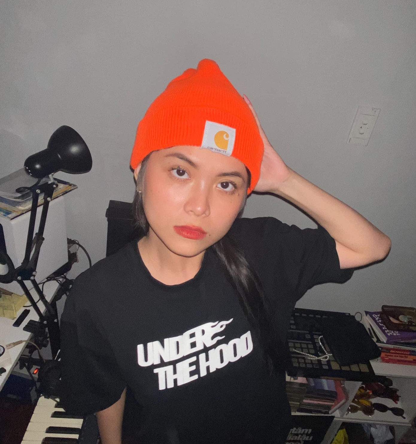 Hiện tại, V# đang là thành viên của tổ đội Under The Hood.