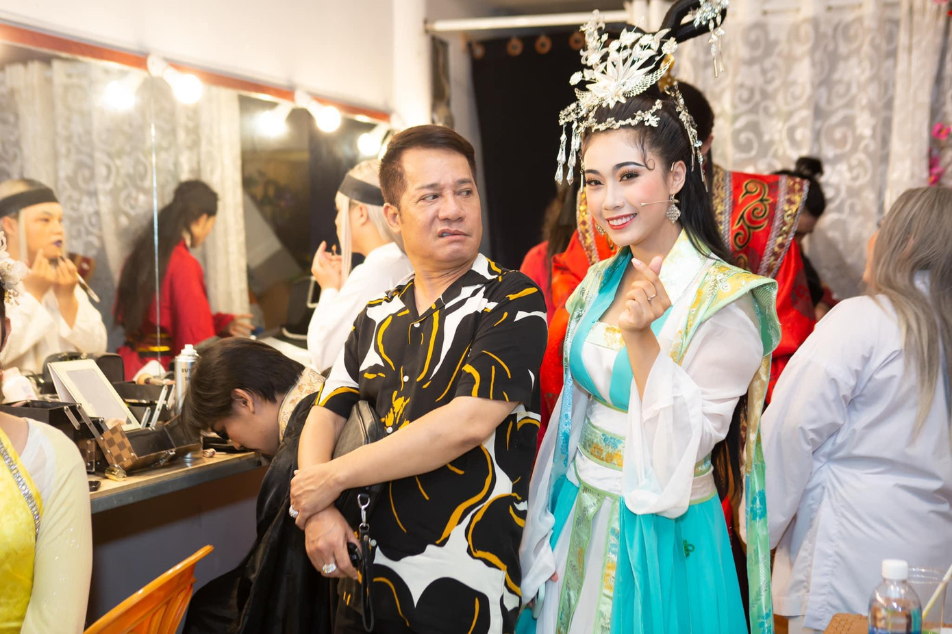 Thảo Hiền còn thử sức mình với vai trò diễn kịch tại Sân khấu kịch Minh Nhí.